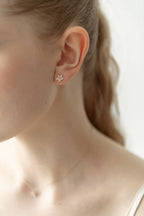 Clair Flower Pierce / Rose Gold