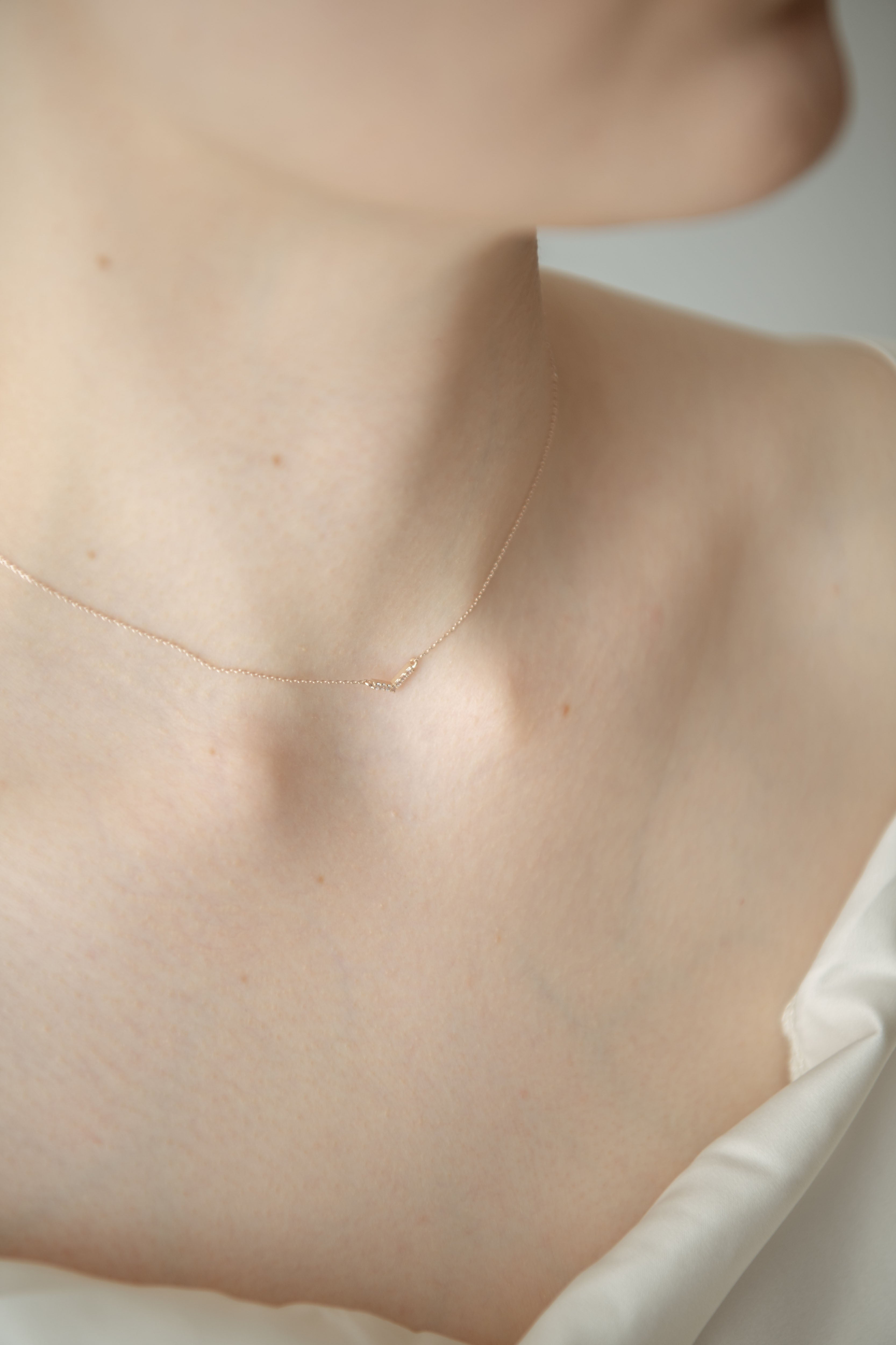Nuance V Necklace  / Rose Gold