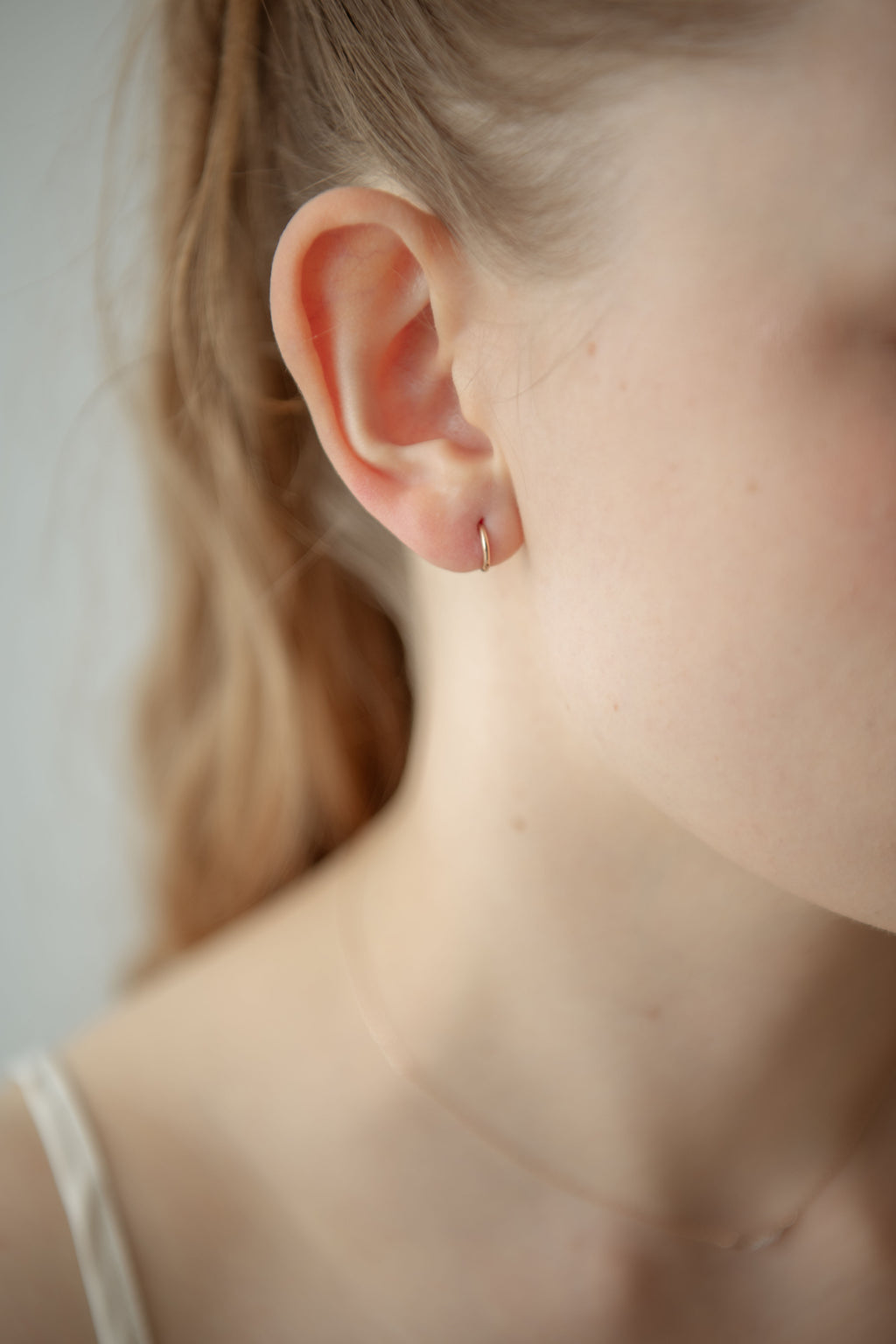 Thin Hoop Pierce / Rose Gold