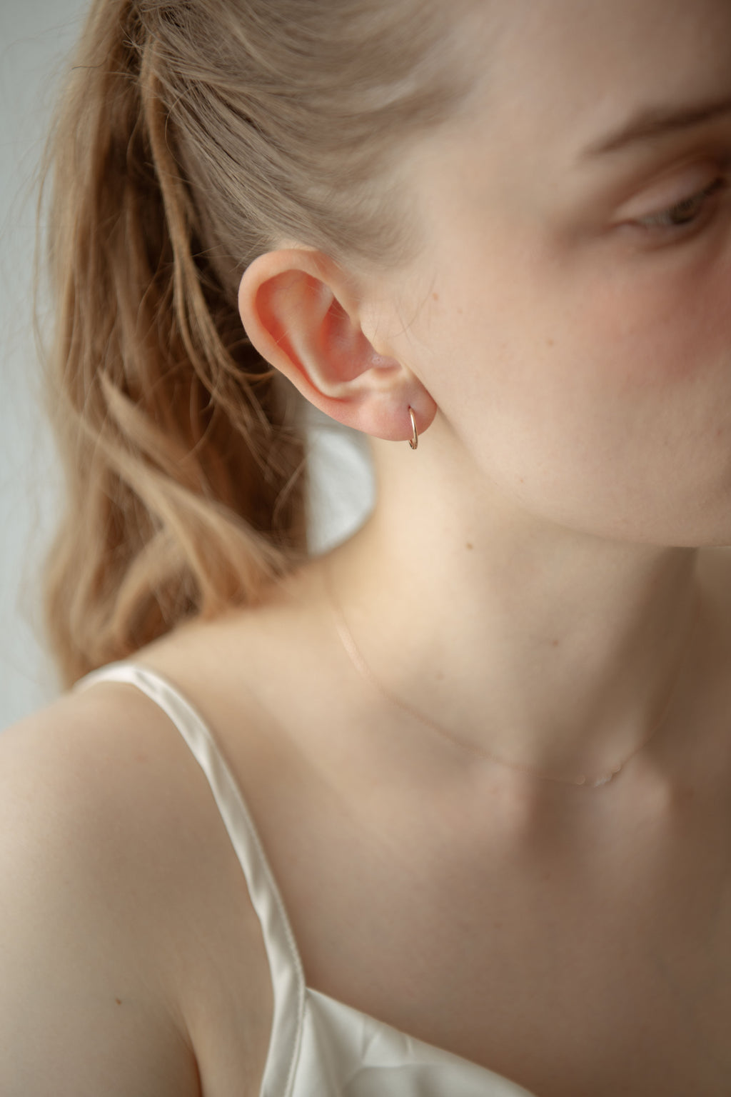 Thin Hoop Pierce / Rose Gold