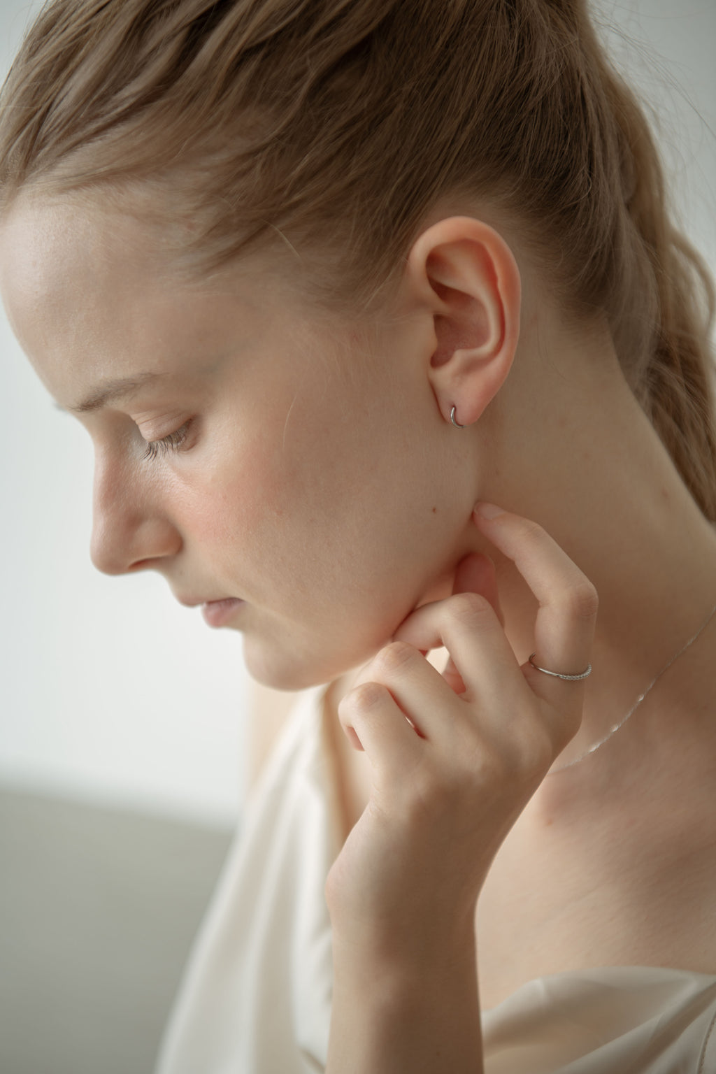 Thin Hoop Pierce / Silver