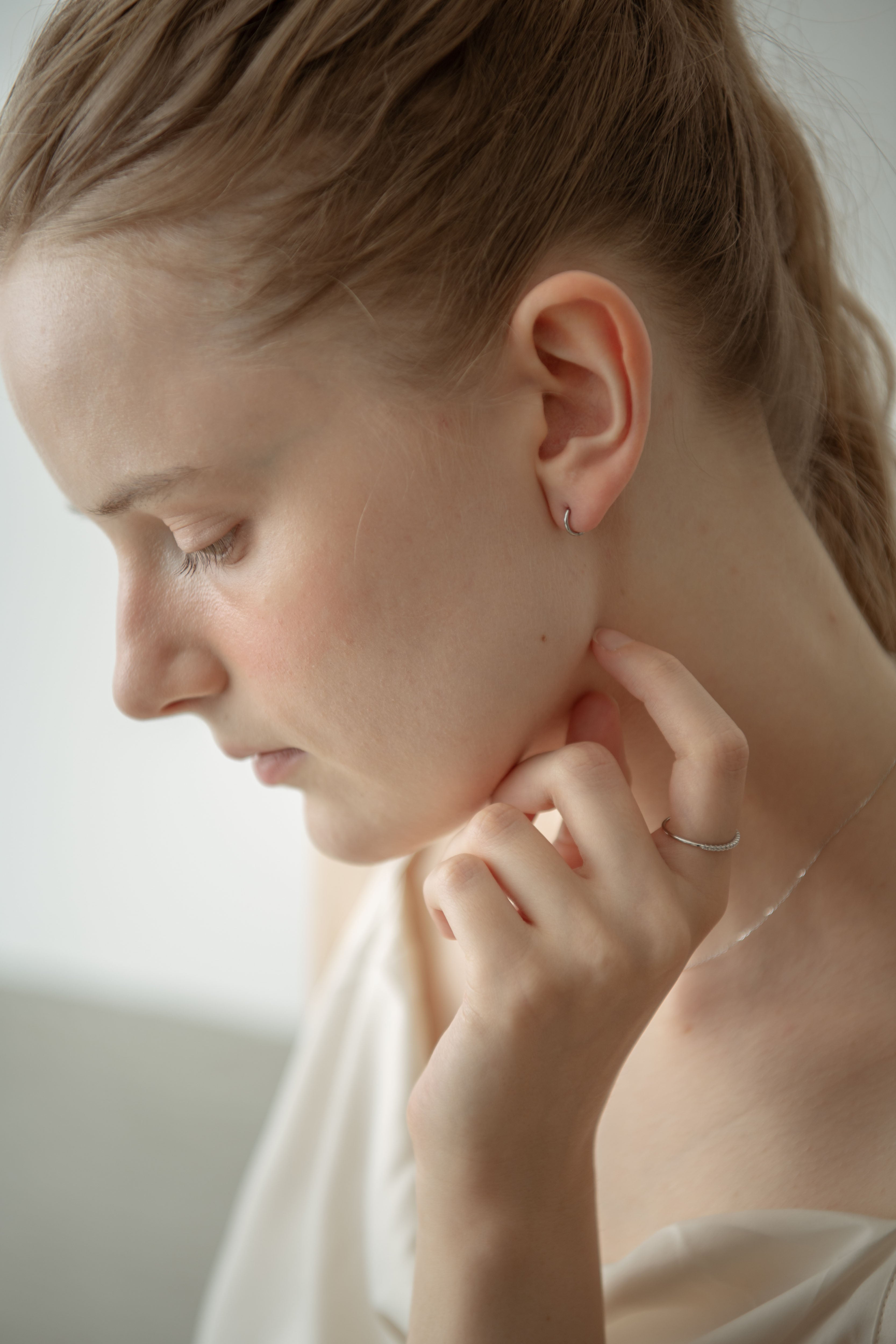Thin Hoop Pierce / Silver