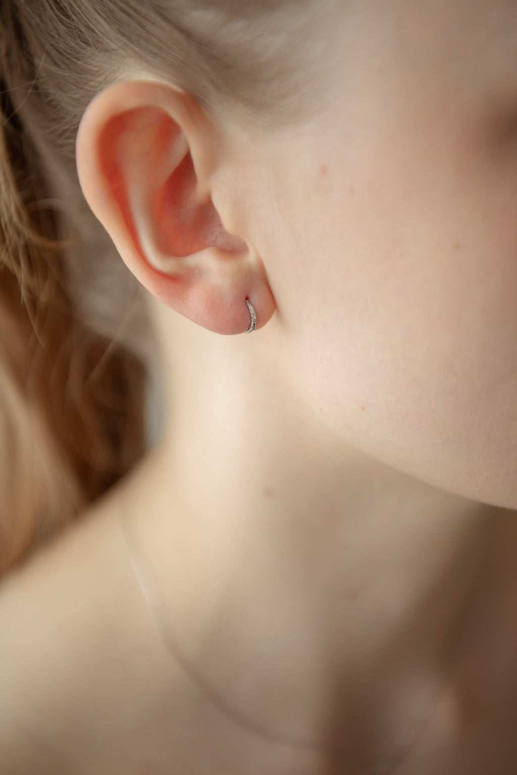 Stone Hoop Pierce / Silver