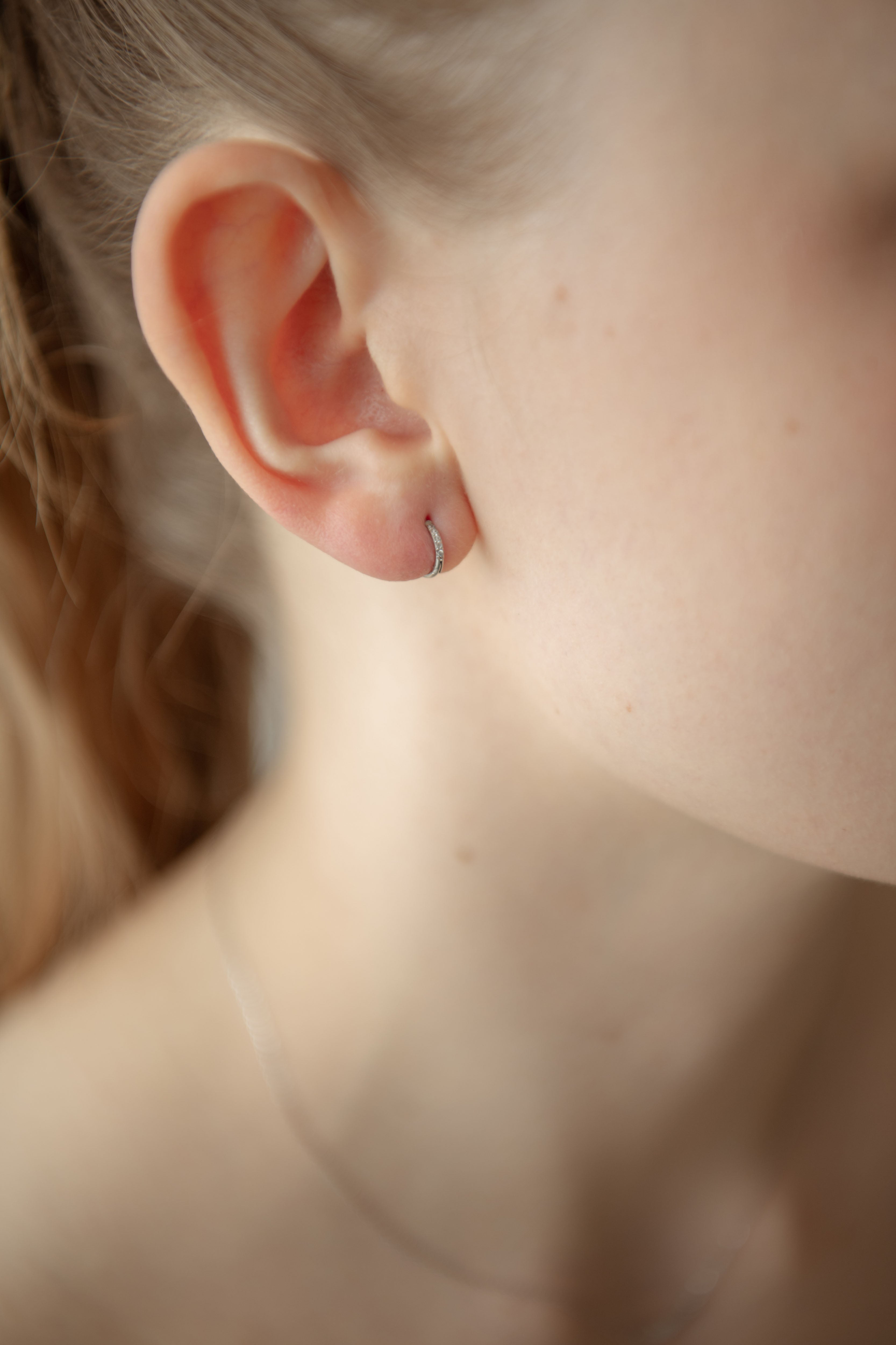 Stone Hoop Pierce / Silver