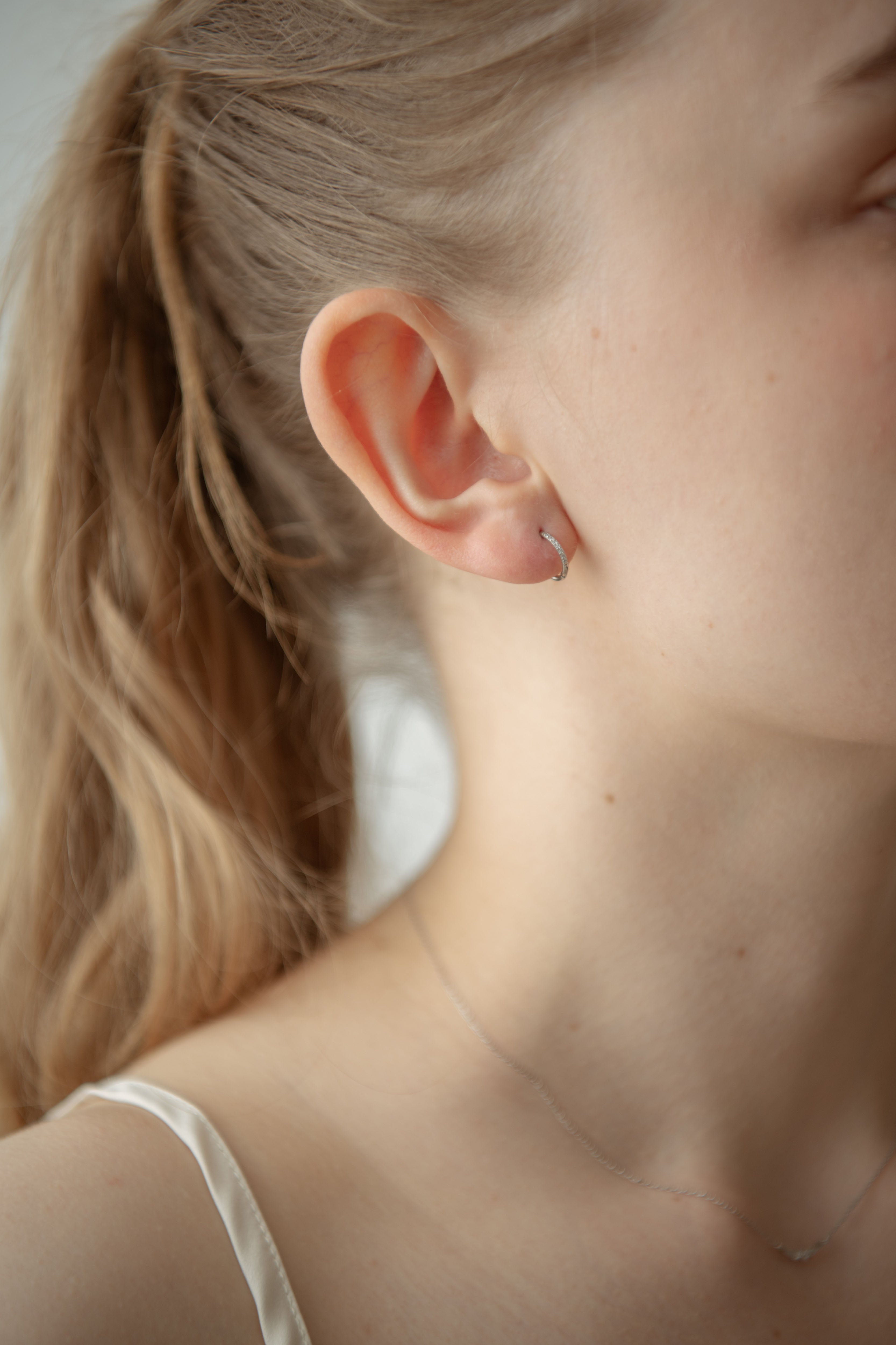 Stone Hoop Pierce / Silver