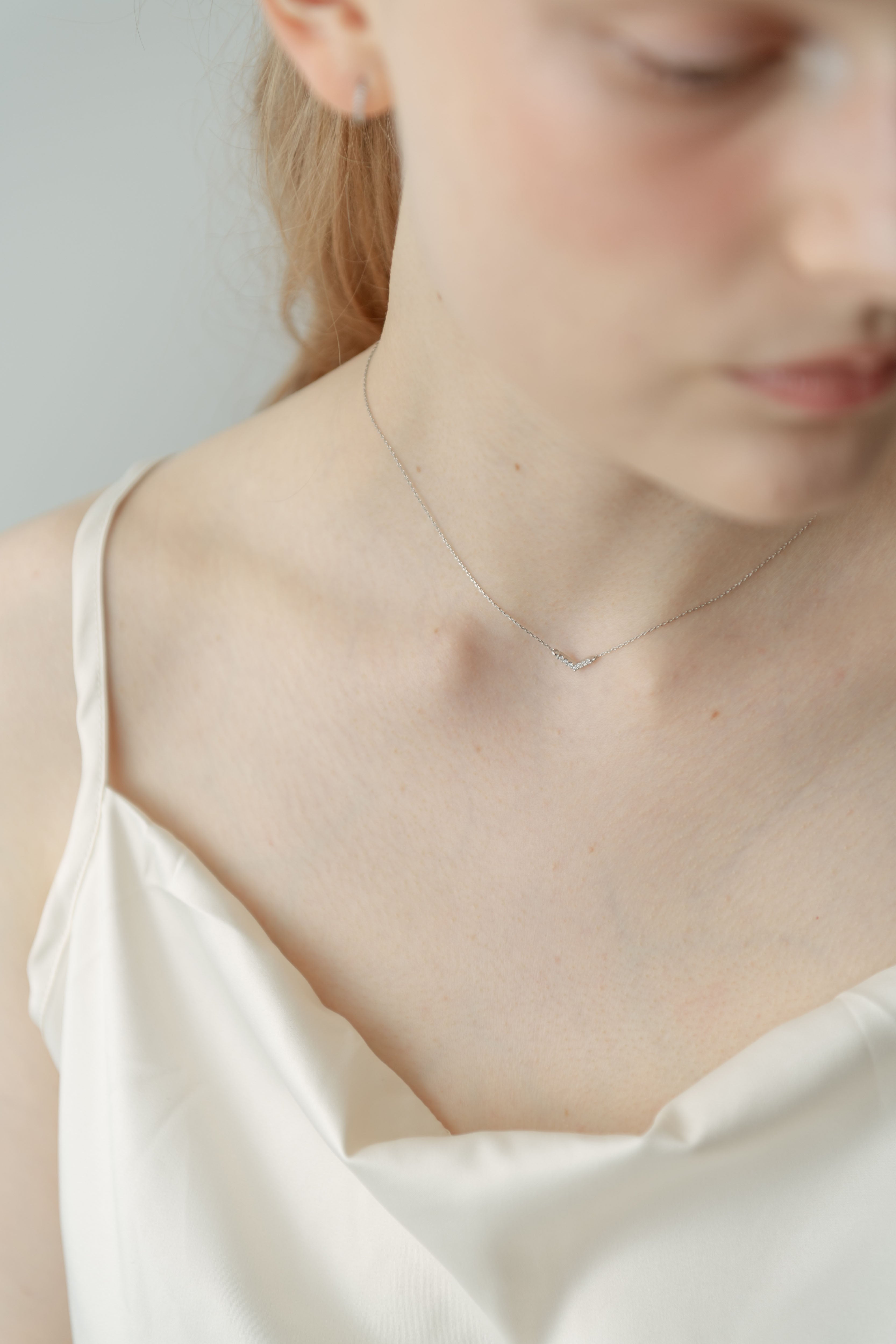Nuance V Necklace  / Silver