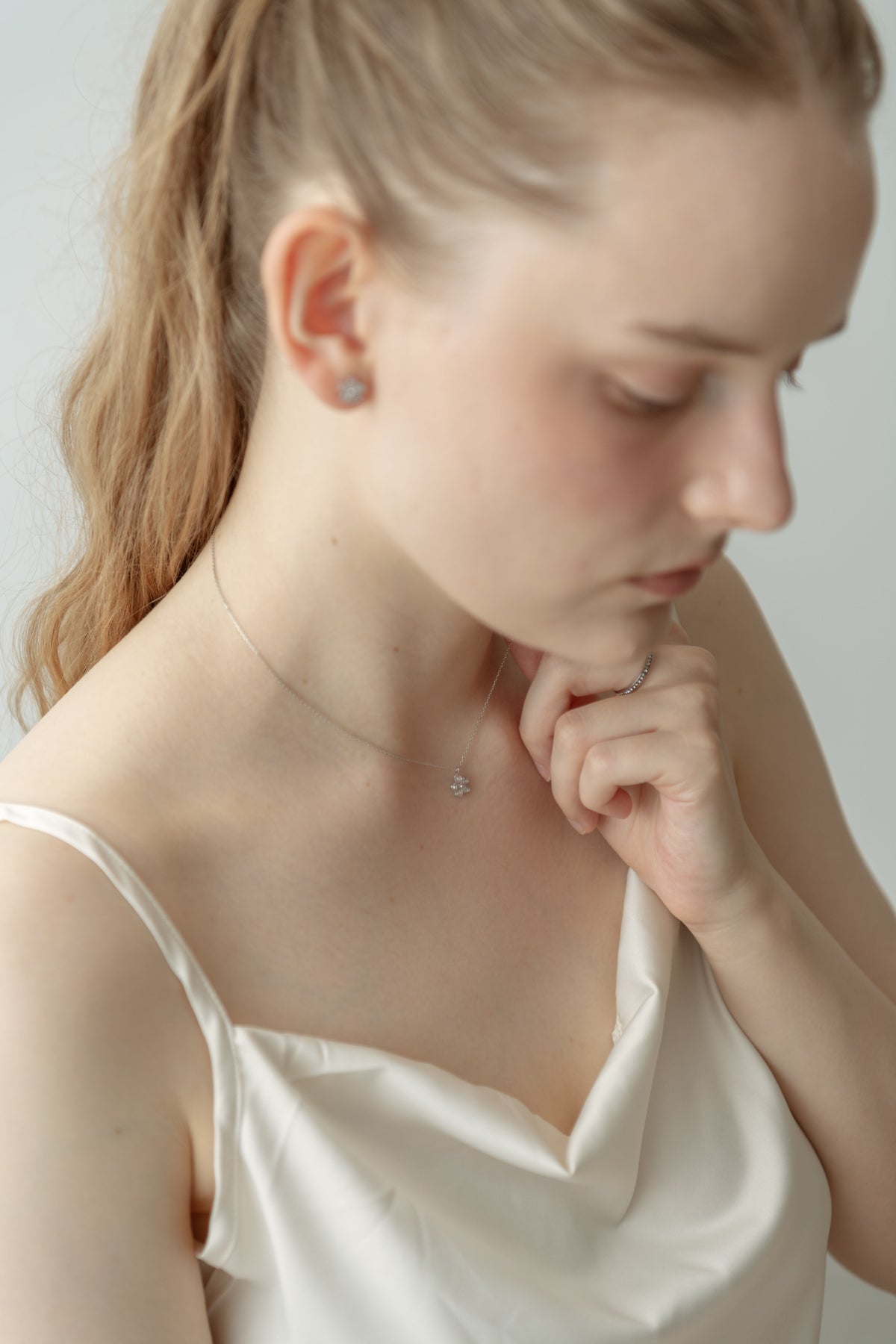 Flower Stone Necklace / Silver