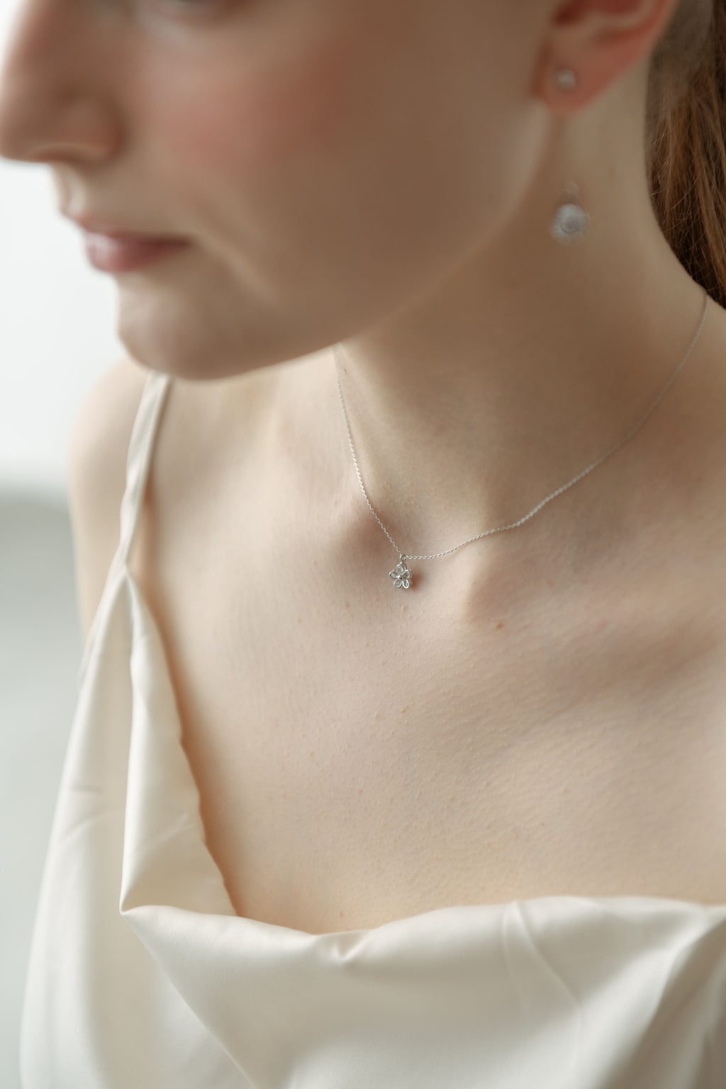 Flower Stone Necklace / Silver