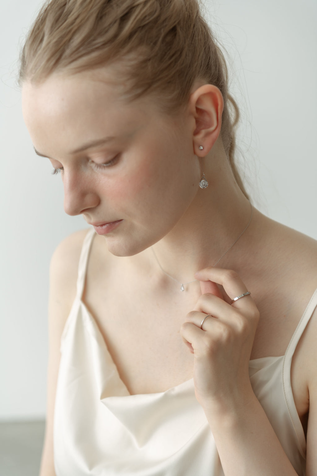 Drop Stone Necklace / Silver