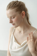 Stone Bar Necklace / Gold