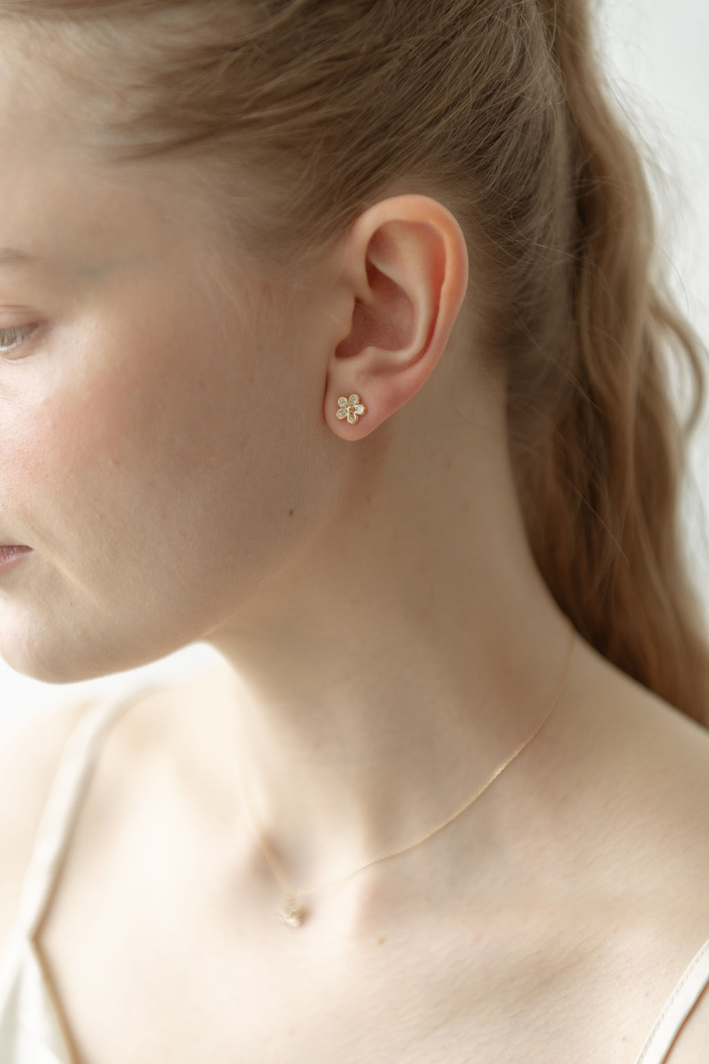 Clair Flower Pierce / Gold