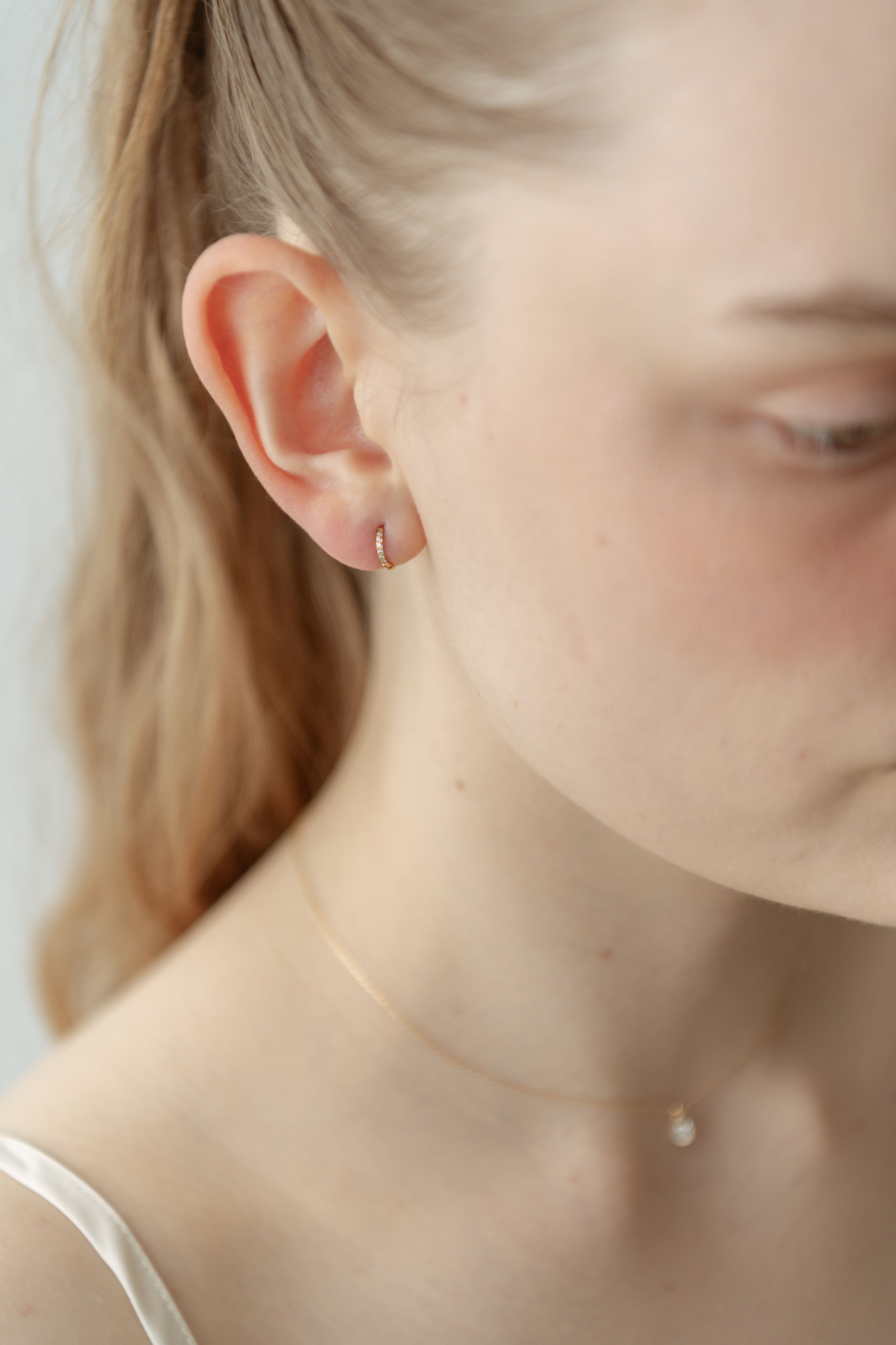 Stone Hoop Pierce / Gold
