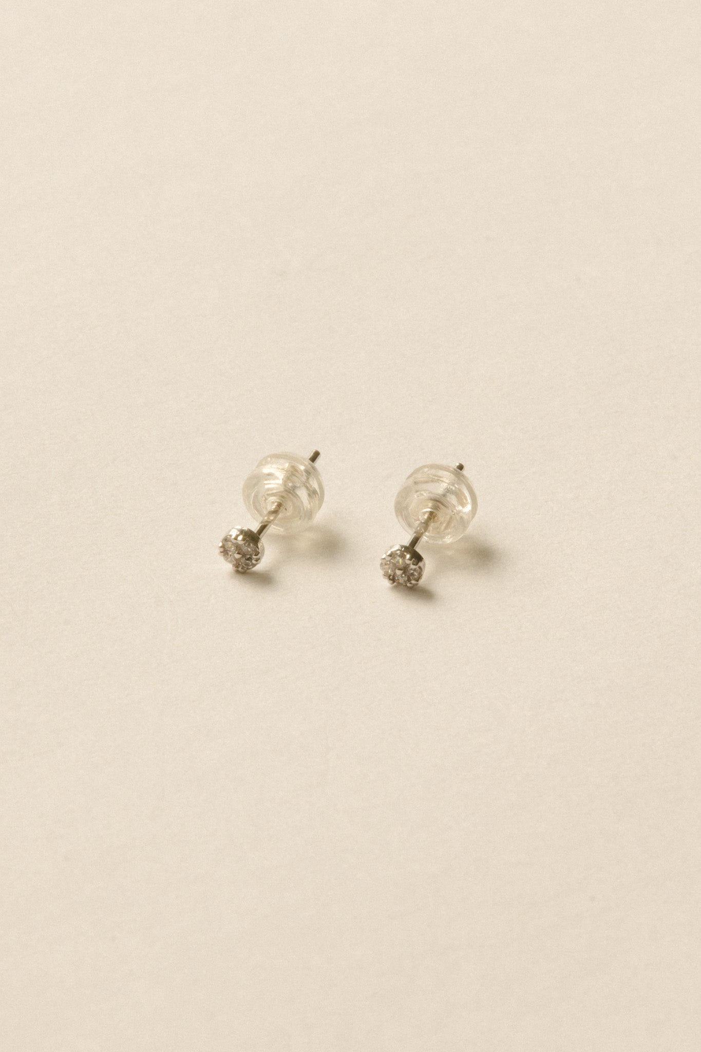 Tiny Stone Pierce / Silver