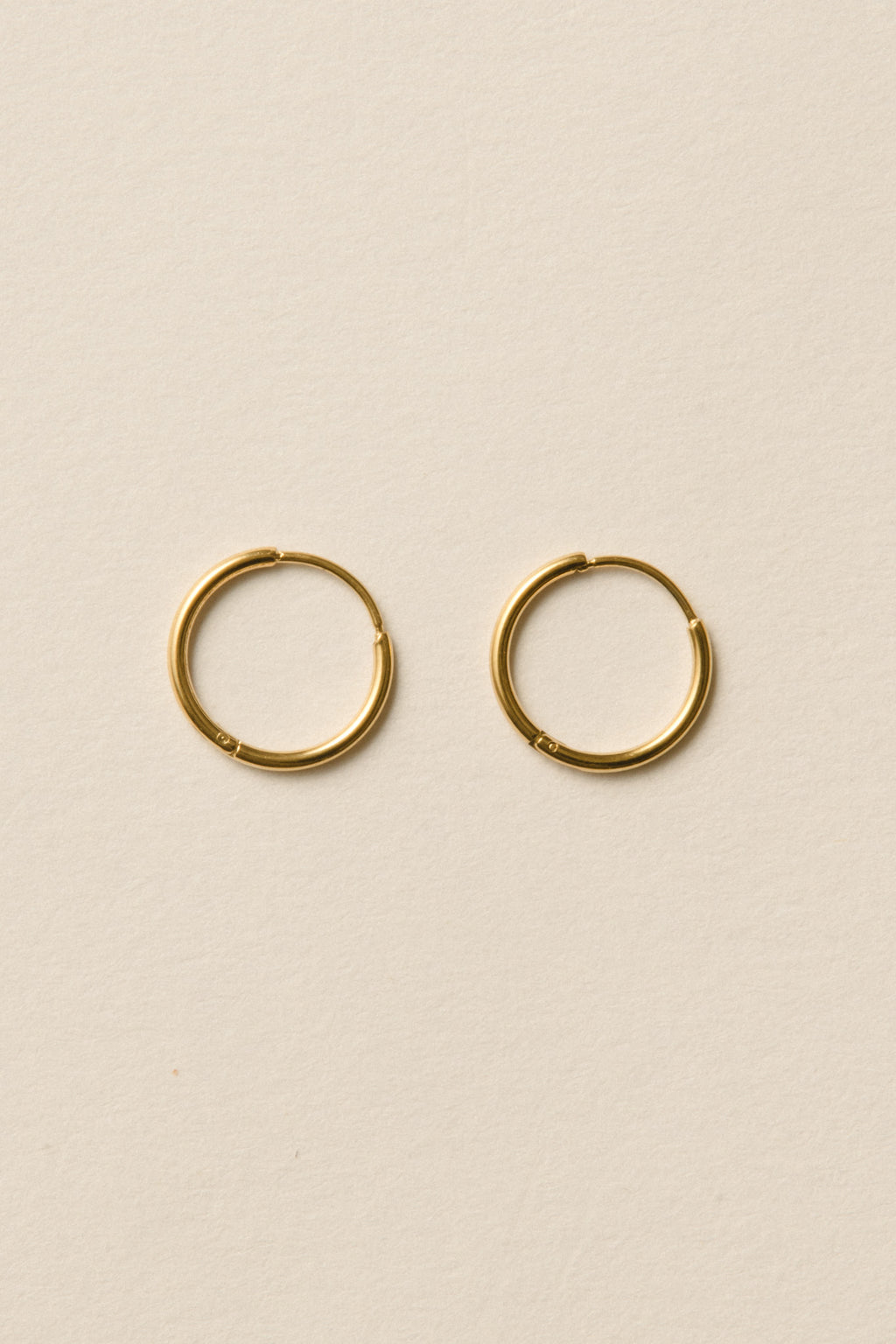 Thin Hoop Pierce / Gold