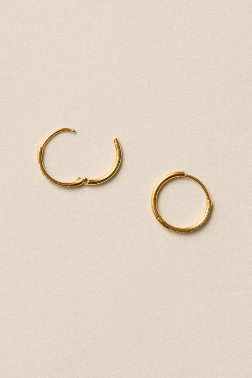 Stone Hoop Pierce / Gold