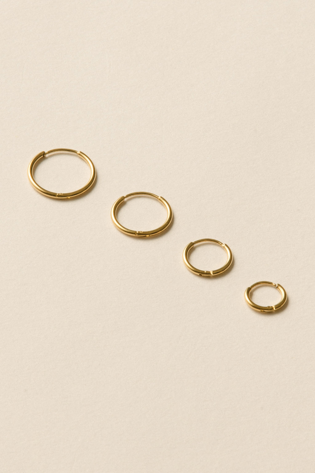 Thin Hoop Pierce / Gold