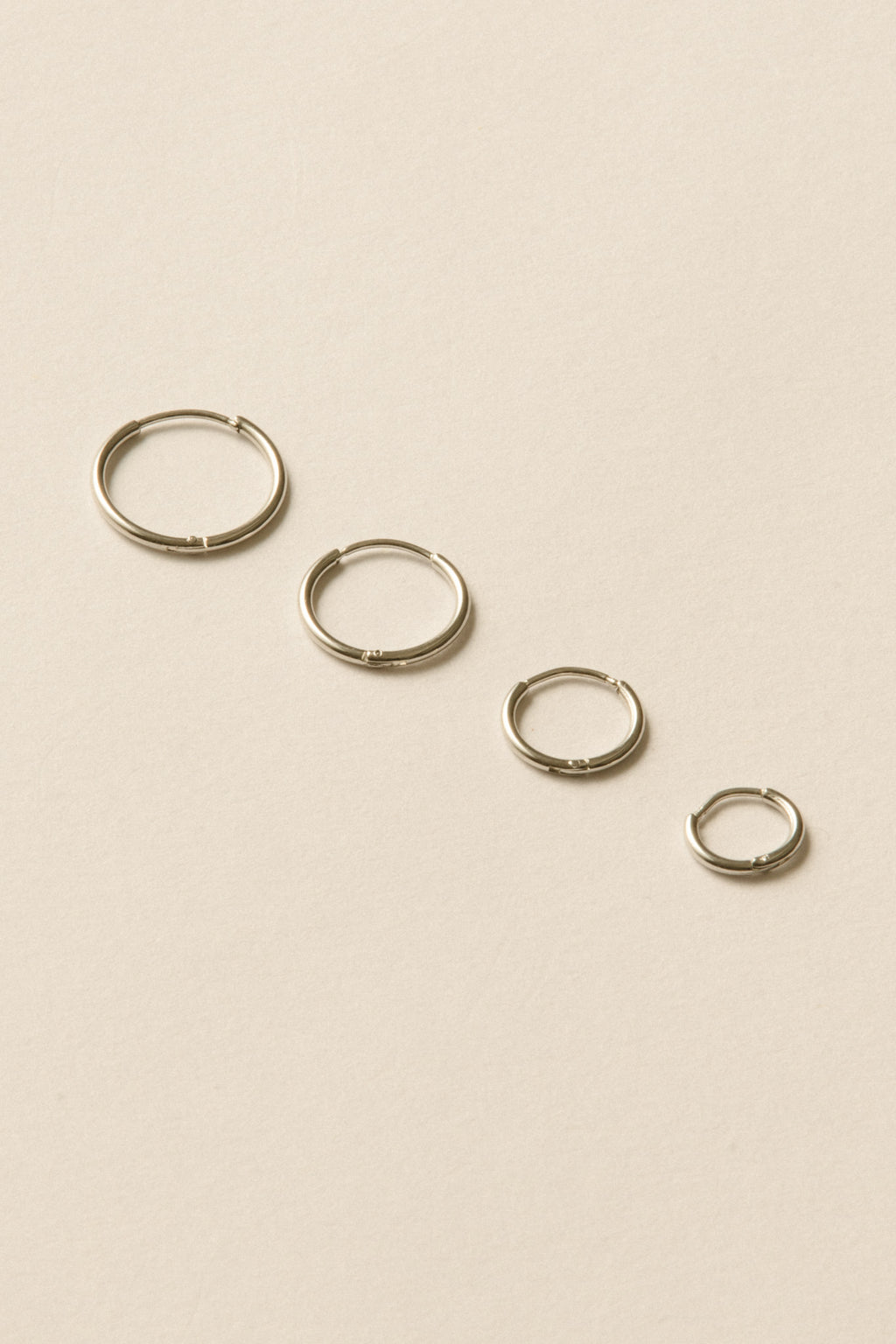 Thin Hoop Pierce / Silver