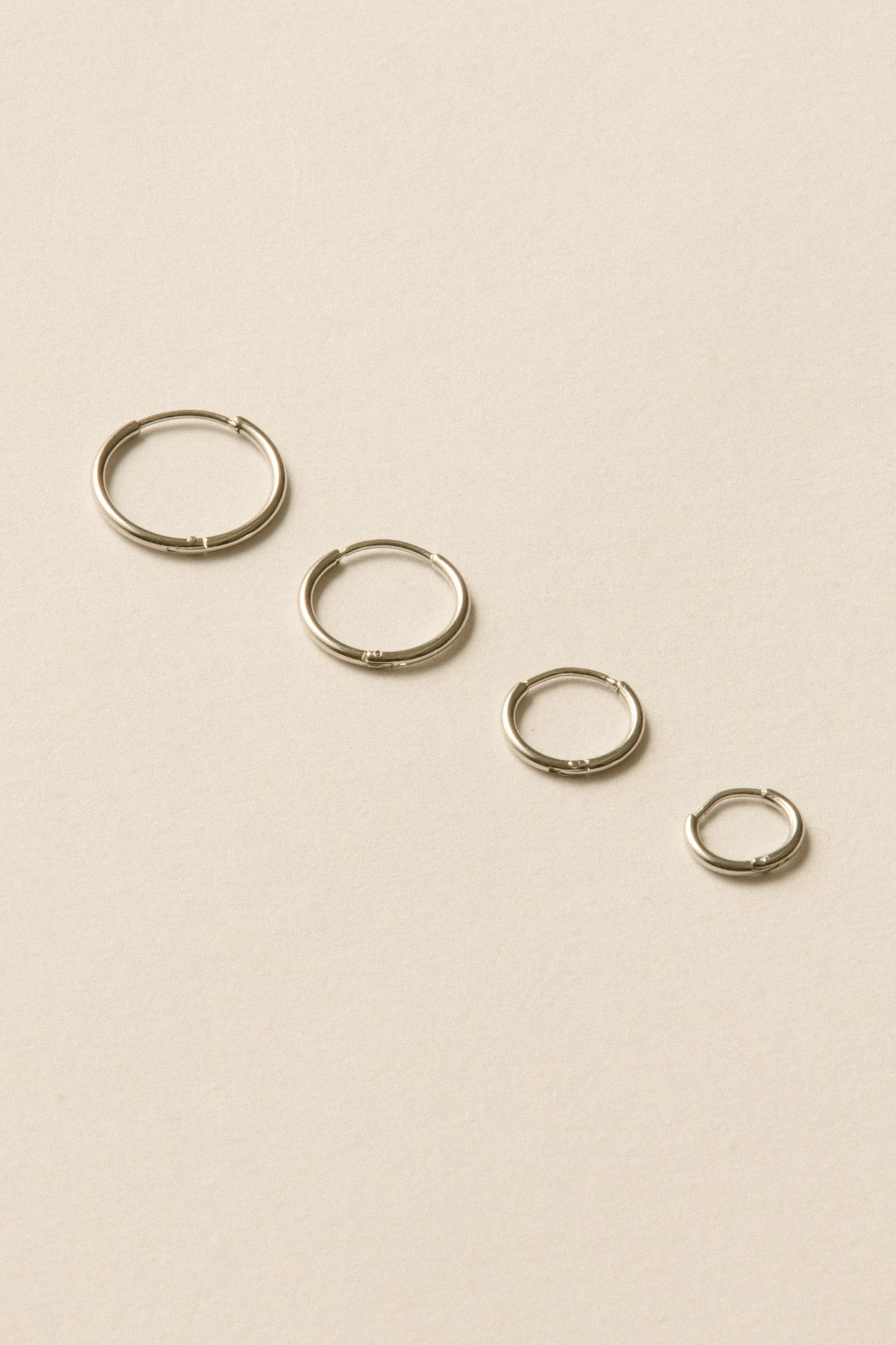 Thin Hoop Pierce / Silver