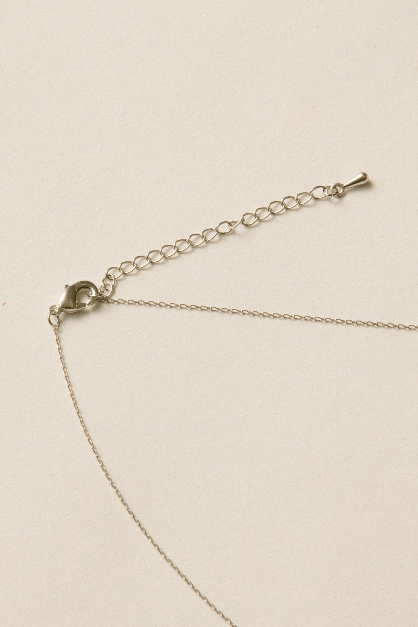 Nuance V Necklace  / Silver