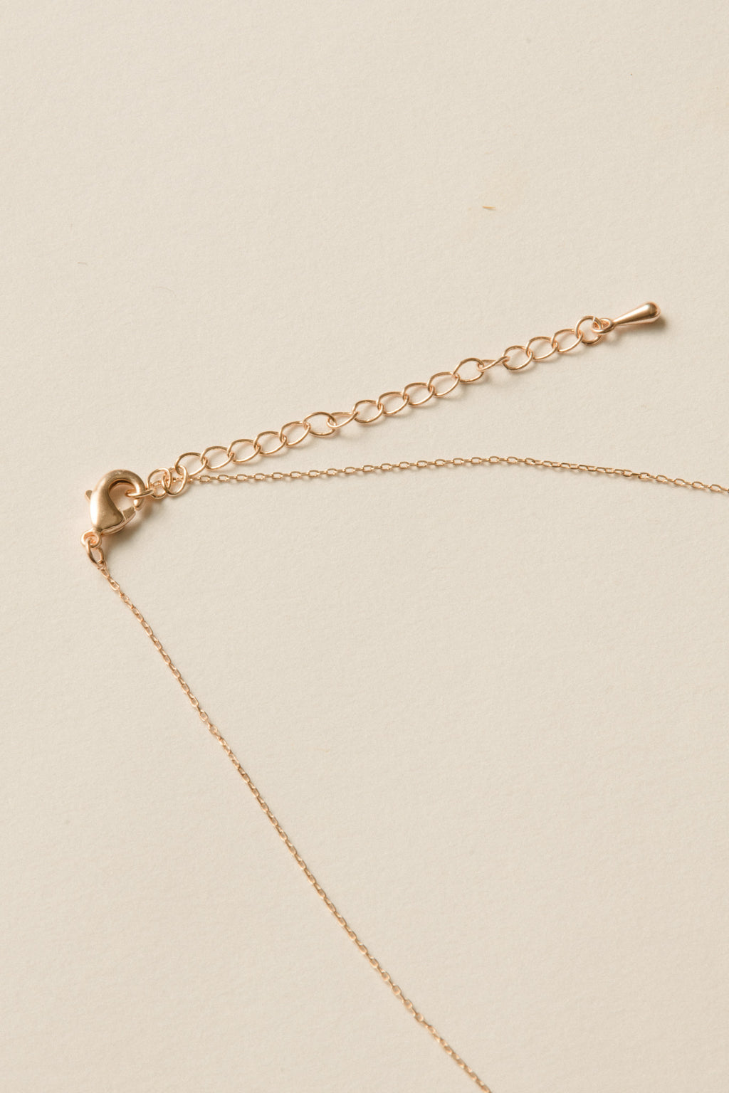 Nuance V Necklace  / Rose Gold